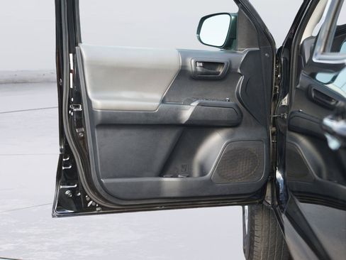 Used 2018 Toyota Tacoma SR w/ SR Convenience Package RWD image 30