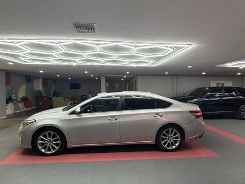 Used 2013 Toyota Avalon XLE Touring FWD image 3