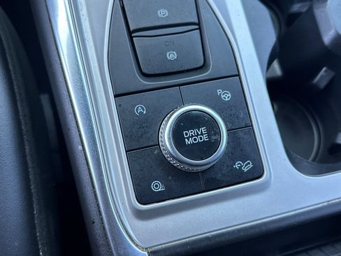 Used 2022 Ford Explorer Platinum w/ Equipment Group 601A AWD/4WD image 28