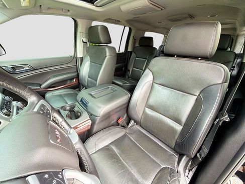 Used 2018 GMC Yukon XL SLT w/ Premium Edition AWD/4WD image 24
