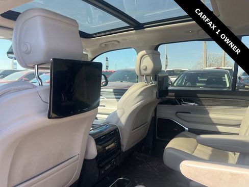 Used 2022 Jeep Wagoneer Series III w/ Premium Group I image 15