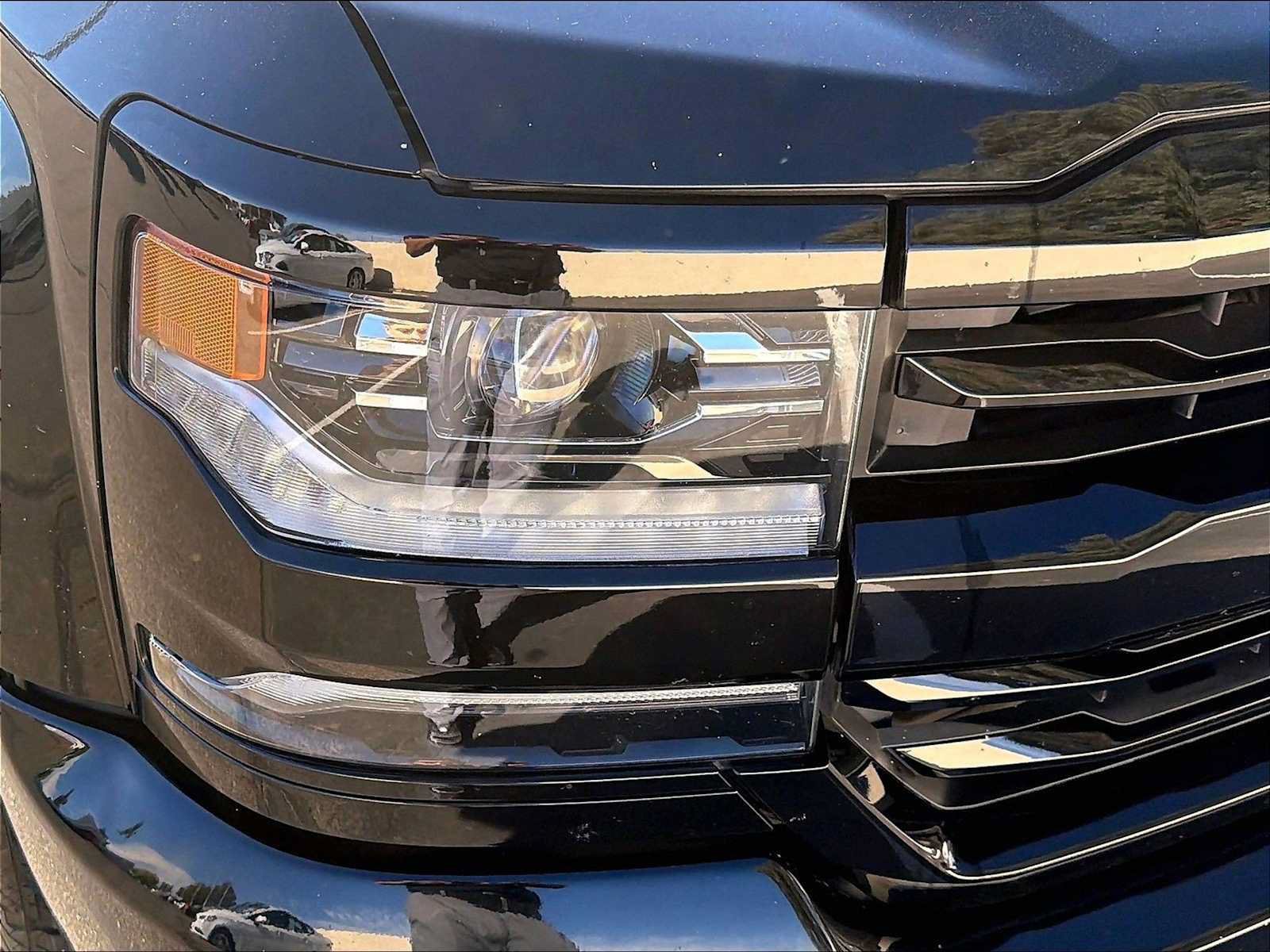 Used 2018 Chevrolet Silverado 1500 LTZ Z71 w/ LTZ Plus Package AWD/4WD image 30
