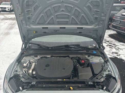 Used 2025 Volvo V60 B5 Cross Country Plus image 25