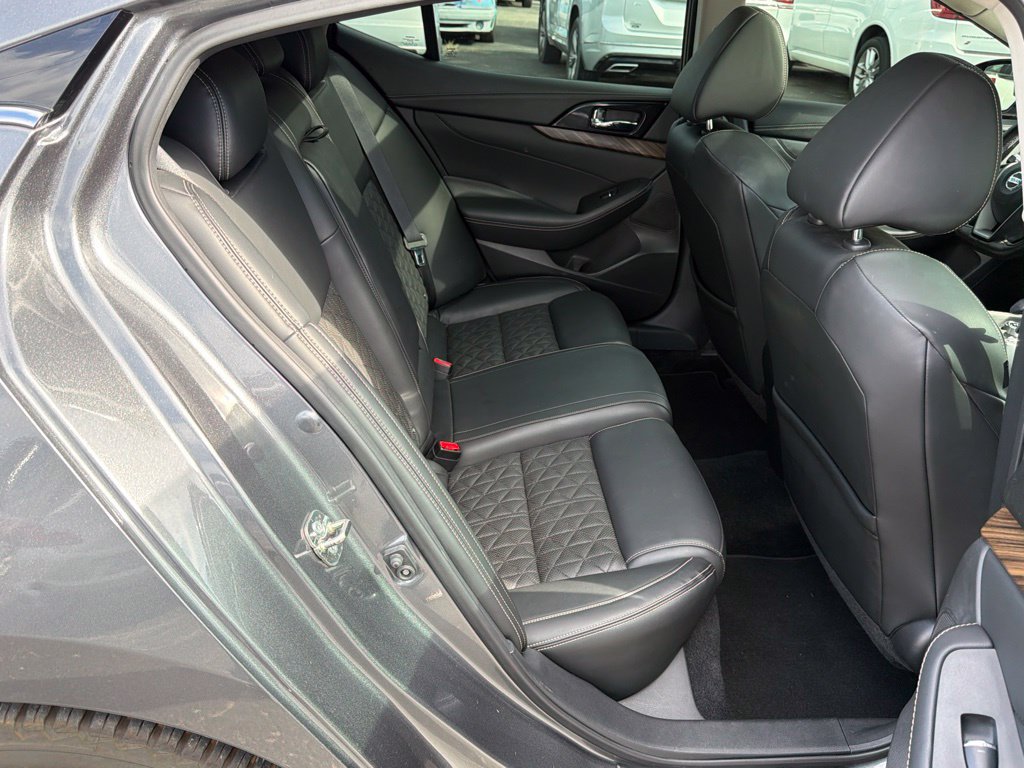 Used 2017 Nissan Maxima Platinum FWD image 21