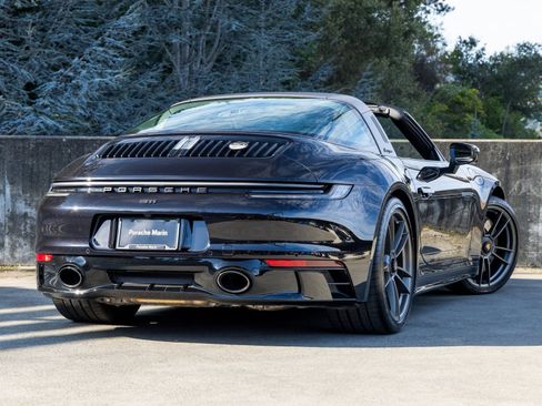 Certified 2022 Porsche 911 50th Anniversary Edition image 11