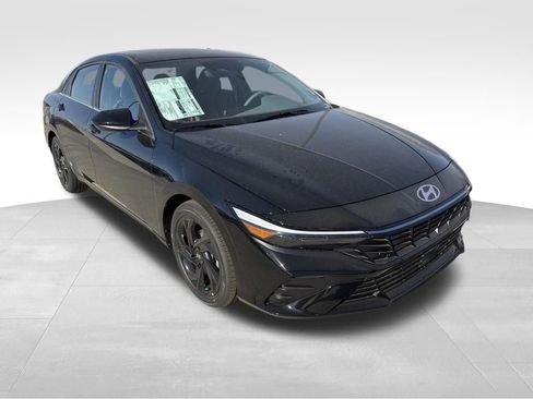 New 2026 Hyundai Elantra SEL Sport Premium FWD image 4