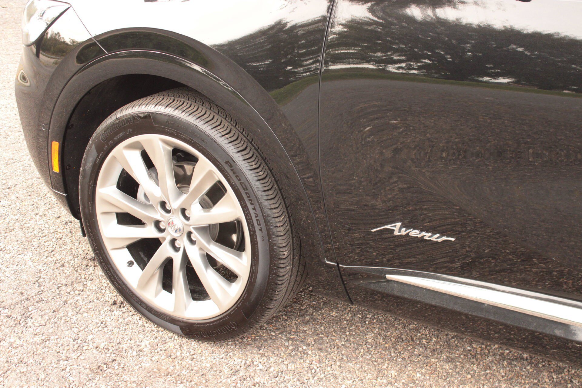 Used 2022 Buick Envision Avenir w/ Technology Package II FWD image 13