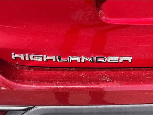 Used 2020 Toyota Highlander XLE image 10