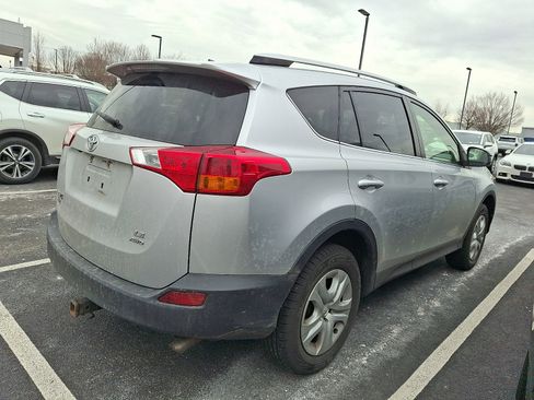 Used 2013 Toyota RAV4 LE image 4