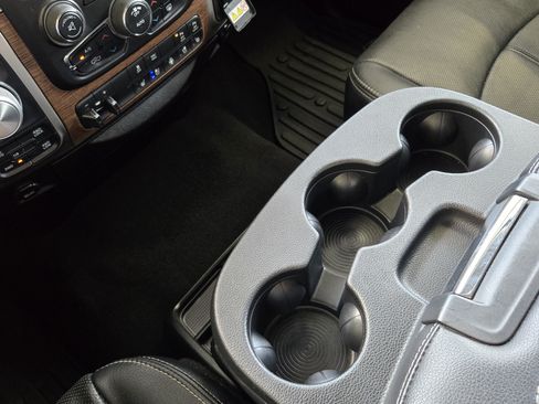 Used 2018 RAM 1500 Laramie AWD/4WD image 15
