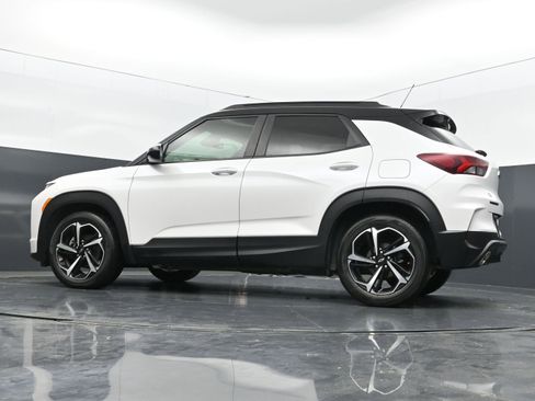 Used 2022 Chevrolet TrailBlazer RS w/ Sun and Liftgate Package FWD image 38