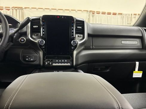 New 2026 RAM 2500 Big Horn AWD/4WD image 18
