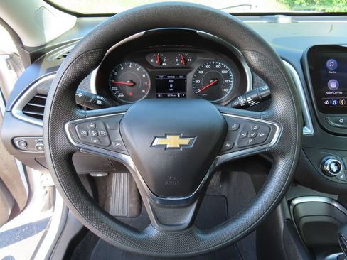 Used 2024 Chevrolet Malibu LT FWD image 16