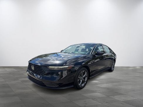 Used 2023 Honda Accord EX image 3