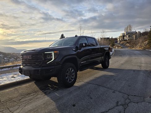 Used 2025 GMC Sierra 1500 AT4X image 2