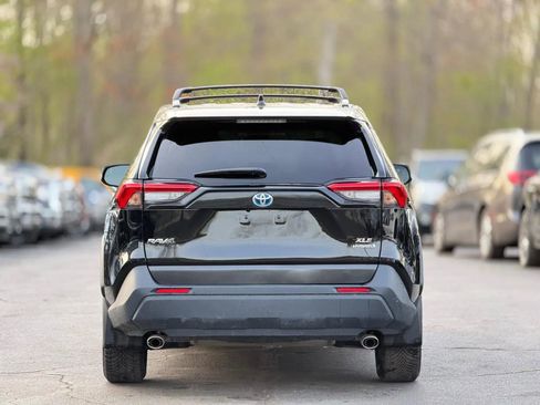 Used 2021 Toyota RAV4 XLE w/ Convenience Package AWD/4WD image 7