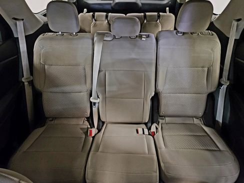 Used 2023 Ford Explorer 4WD w/ Class IV Trailer Tow Package image 32