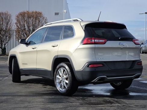 Used 2015 Jeep Cherokee Limited image 22
