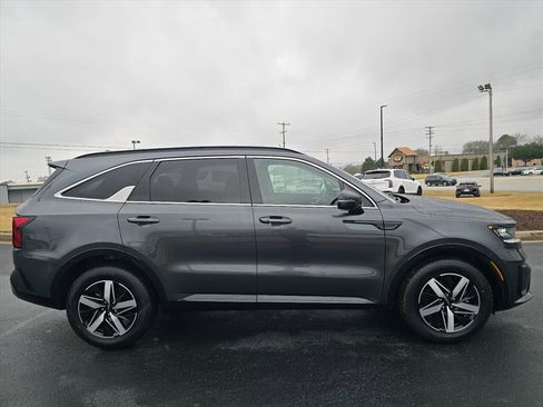 Certified 2022 Kia Sorento S image 2