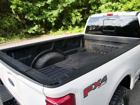 Used 2025 Ford F350 Lariat w/ Lariat Ultimate Package AWD/4WD image 45