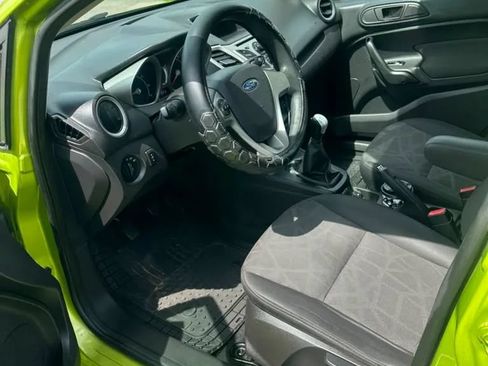Used 2012 Ford Fiesta SE FWD image 9