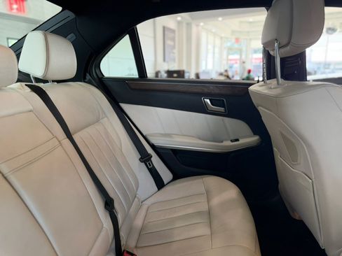Used 2016 Mercedes-Benz E 350 4MATIC Sedan image 24