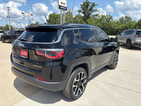 Used 2017 Jeep Compass Limited AWD/4WD image 3
