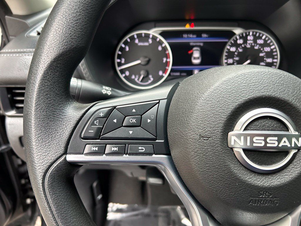 Used 2024 Nissan Sentra SV FWD image 23