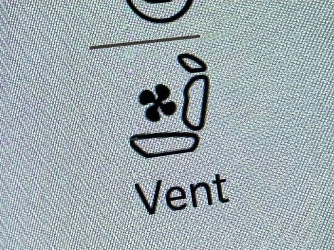 Used 2023 Jeep Wagoneer L Base image 22