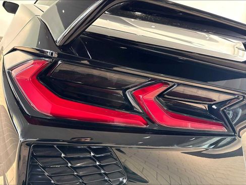 Used 2022 Chevrolet Corvette Stingray Premium Cpe w/ Z51 Performance Package RWD image 30