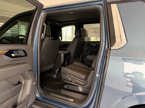 New 2026 Chevrolet Suburban High Country AWD/4WD image 22