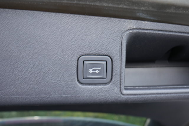 Used 2024 GMC Terrain Denali AWD/4WD image 11