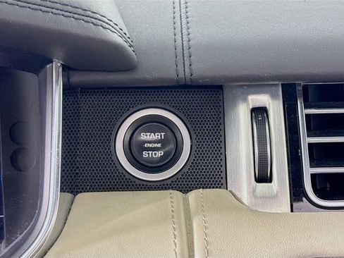 Used 2018 Land Rover Range Rover Long Wheelbase Autobiography image 17