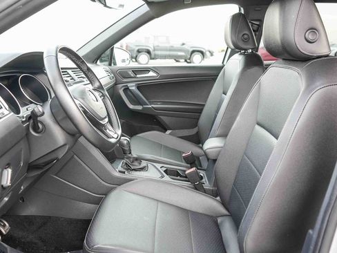 Used 2020 Volkswagen Tiguan SE R-Line image 17