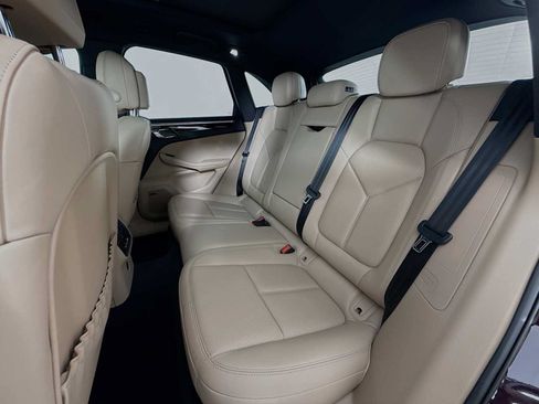 Certified 2026 Porsche Macan AWD/4WD image 23