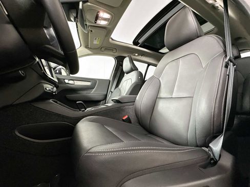 Used 2025 Volvo XC40 B5 Core w/ Protection Package Premier image 19