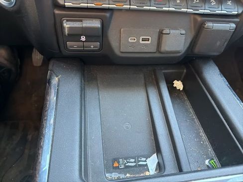 Used 2022 GMC Sierra 2500 Denali w/ Denali Ultimate Package image 26