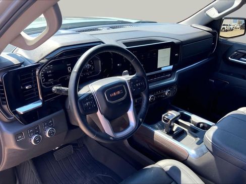 Used 2024 GMC Sierra 1500 SLT AWD/4WD image 18
