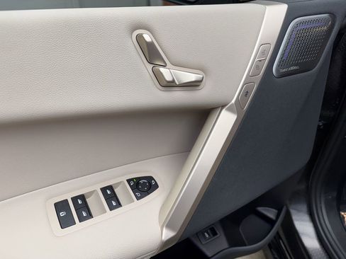 Used 2026 BMW iX xDrive45 image 11