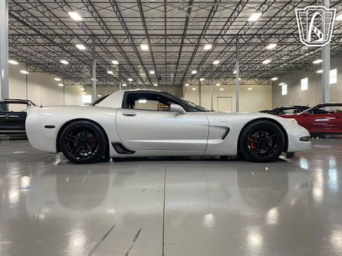 Used 2002 Chevrolet Corvette Z06 w/ Memory Pkg image 15