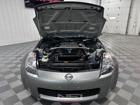 Used 2004 Nissan 350Z Touring RWD image 40