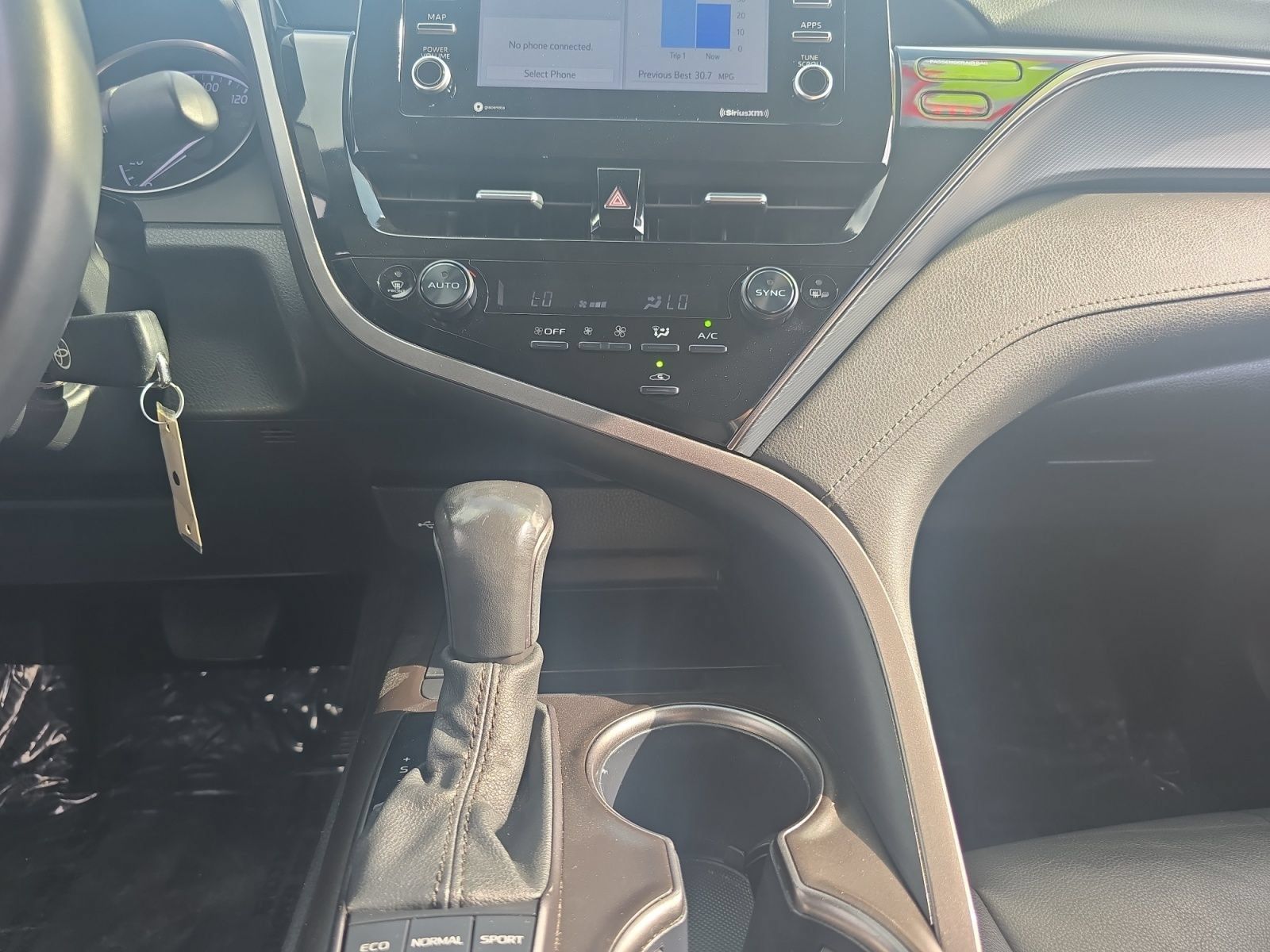 Certified 2024 Toyota Camry SE FWD image 11