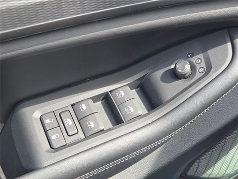 New 2025 Jeep Grand Cherokee Altitude image 23