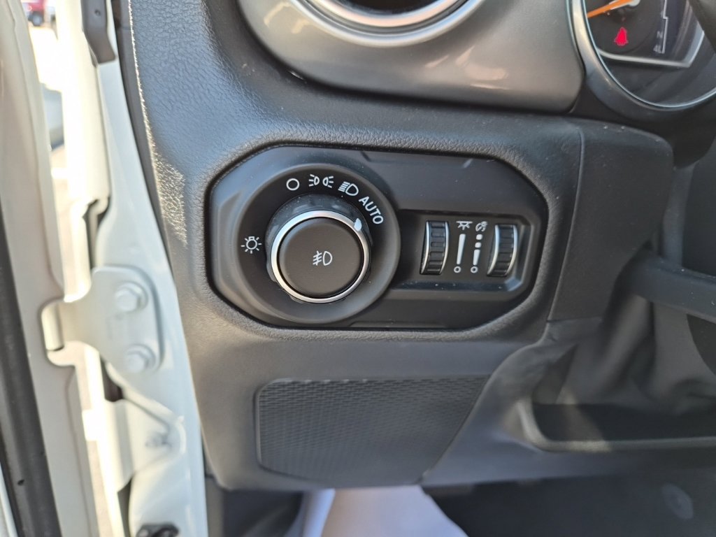 Used 2020 Jeep Wrangler Unlimited Sahara w/ Cold Weather Group AWD/4WD image 34