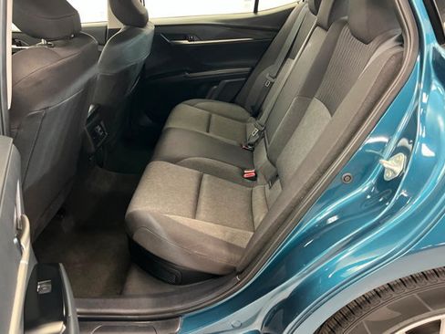 Used 2025 Toyota Camry LE FWD image 22