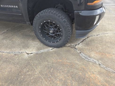 Used 2017 Chevrolet Silverado 1500 LT w/ All Star Edition image 13