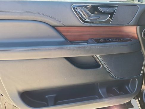 Used 2024 Lincoln Navigator Premiere image 20