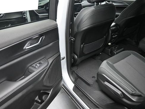 New 2026 Jeep Grand Cherokee L 4WD image 16