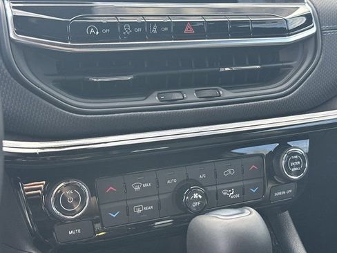 New 2026 Jeep Compass Latitude image 29