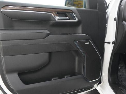 Used 2024 Chevrolet Silverado 1500 RST AWD/4WD image 18